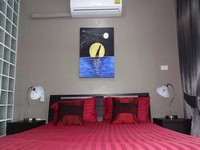 rent studio comfortable bed with air conditioning and 4-speed ceiling fan